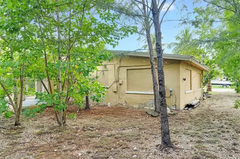 Exterior - 22 Atlantic Dr, Key Largo, FL 33037 photo 7 of 8