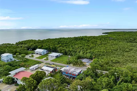 View/Area - 22 Atlantic Dr, Key Largo, FL 33037 photo 6 of 11