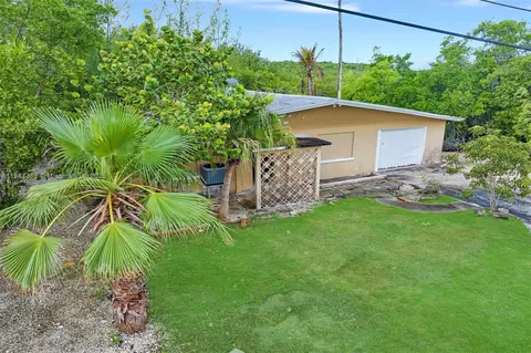 Exterior - 22 Atlantic Dr, Key Largo, FL 33037 photo 3 of 8