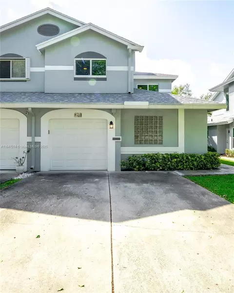 6061 Old Court Rd #208, Boca Raton, FL 33433