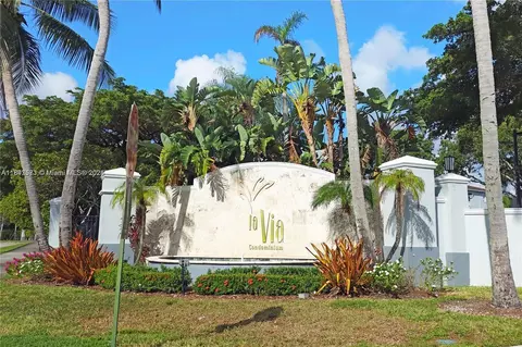 9640 NW 2nd St #5-206, Pembroke Pines, FL 33024