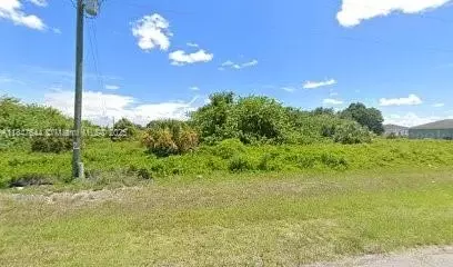 3058 Adcock Dr, La Belle, FL 33935