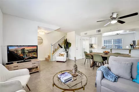 345 Virginia St, Hollywood, FL 33019