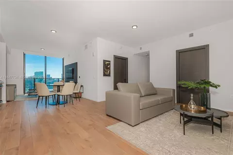 398 NE 5th St #4417, Miami, FL 33132