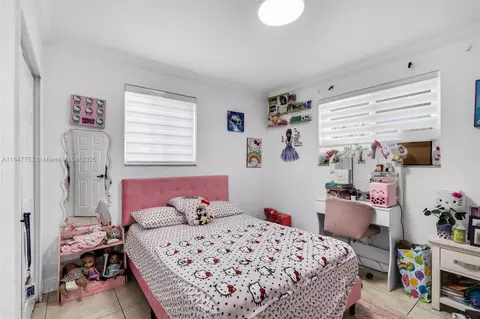 Bedroom - 6975 W 10th Ct, Hialeah, FL 33014 photo 2 of 5
