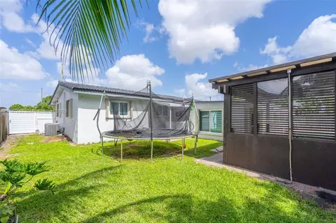 Exterior - 6975 W 10th Ct, Hialeah, FL 33014 photo 3 of 5