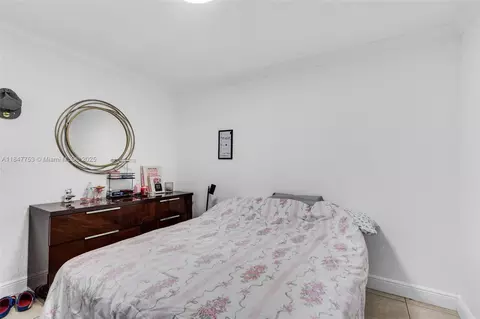 Bedroom - 6975 W 10th Ct, Hialeah, FL 33014 photo 4 of 5