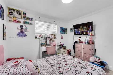 Bedroom - 6975 W 10th Ct, Hialeah, FL 33014 photo 3 of 5