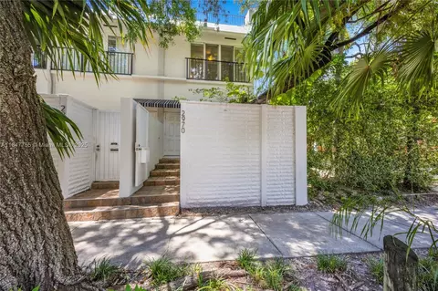 2970 Day Ave #3201, Miami, FL 33133