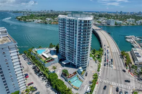 1881 79th St Cswy #404, North Bay Village, FL 33141