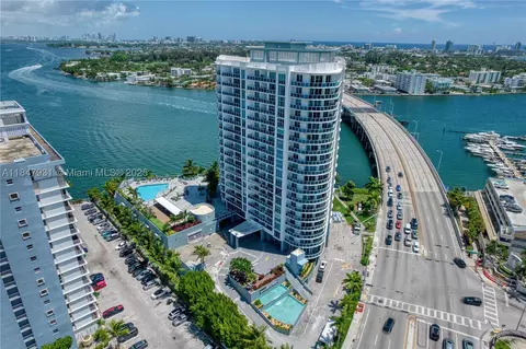1881 79th St Cswy #404, North Bay Village, FL 33141