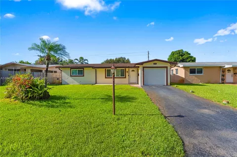 8560 NW 16th St, Pembroke Pines, FL 33024