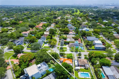 32 Hammond Dr, Miami Springs, FL 33166 photo 2