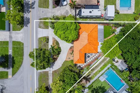 32 Hammond Dr, Miami Springs, FL 33166 photo 7