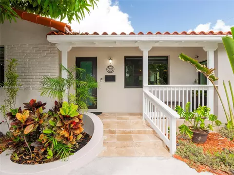 32 Hammond Dr, Miami Springs, FL 33166 photo 5