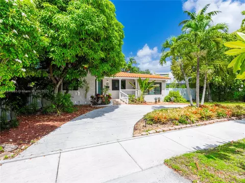 32 Hammond Dr, Miami Springs, FL 33166 photo 3