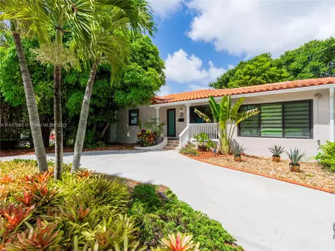 32 Hammond Dr, Miami Springs, FL 33166 photo 4