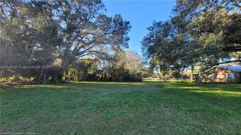 222 Spring Lake Blvd, Sebring, FL 33876
