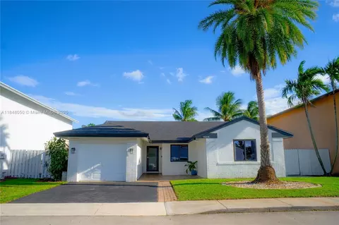 14610 Ashland Pl, Davie, FL 33325