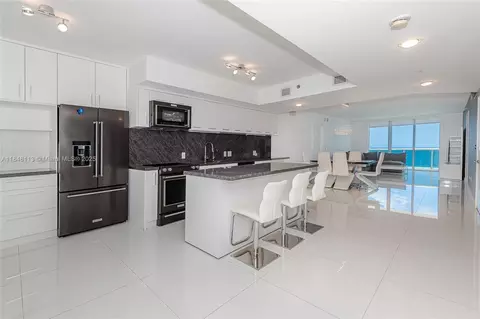 1850 S Ocean Dr #2702, Hallandale Beach, FL 33009