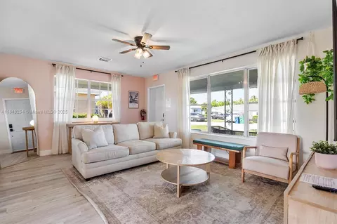 2310 Flamingo Dr, Miramar, FL 33023