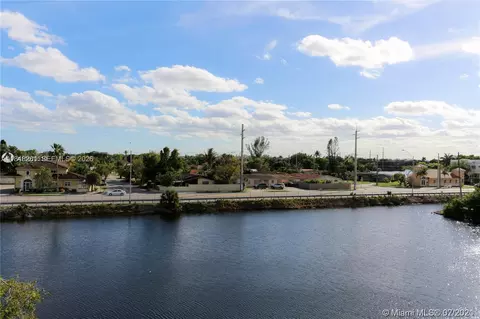 1325 W 68th St #514, Hialeah, FL 33014