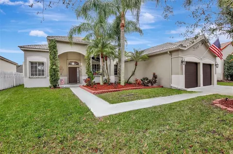 856 Heritage Dr, Weston, FL 33326