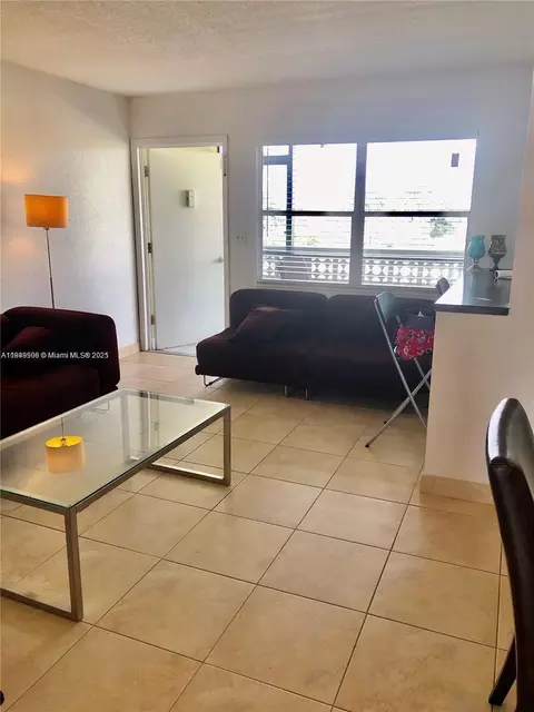 1425 Arthur St #514B, Hollywood, FL 33020
