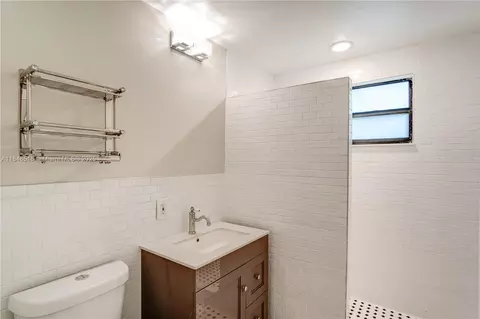 Bath - 2217 Red Rd, Miami, FL 33155 photo 2 of 2