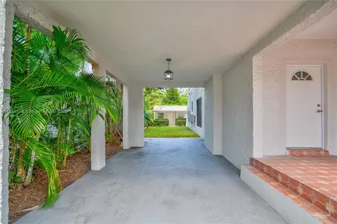Exterior - 2217 Red Rd, Miami, FL 33155 photo 3 of 8