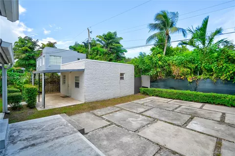 Exterior - 2217 Red Rd, Miami, FL 33155 photo 6 of 8