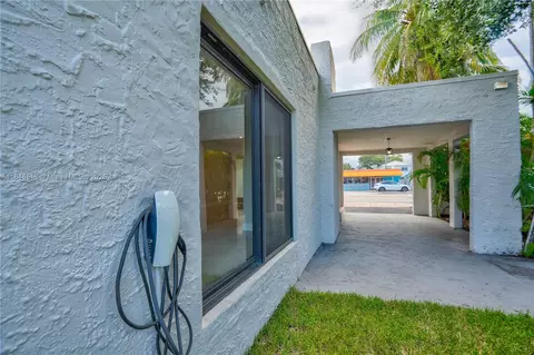 Exterior - 2217 Red Rd, Miami, FL 33155 photo 4 of 8