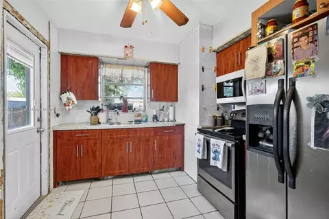 Kitchen - 3581 W 2nd Ave, Hialeah, FL 33012 photo 1 of 2