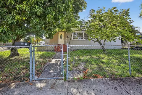 Exterior - 3581 W 2nd Ave, Hialeah, FL 33012 photo 1 of 3