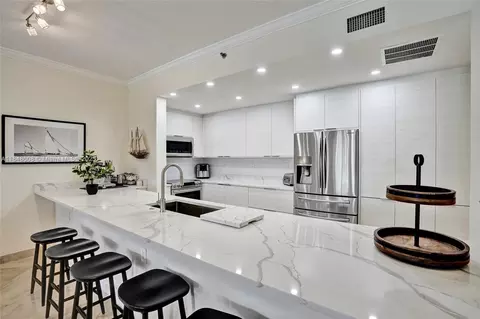 3700 Island Blvd #C206, Aventura, FL 33160