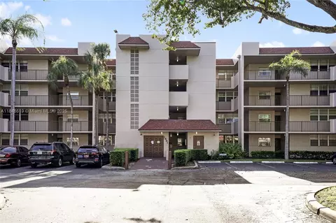 1831 Sabal Palm Dr #404, Davie, FL 33324