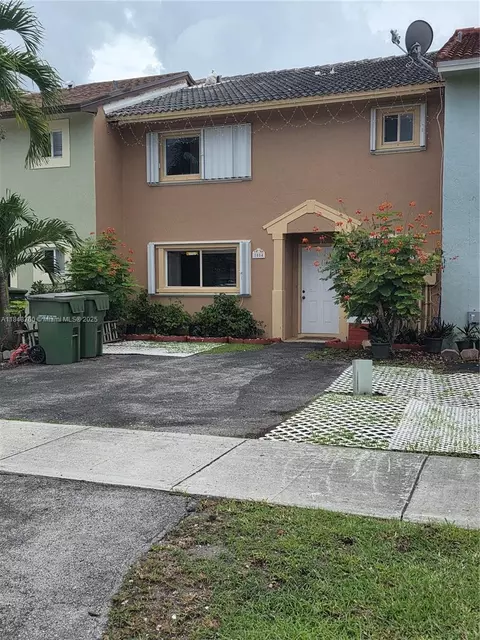 1084 SE 13th Ave, Homestead, FL 33035