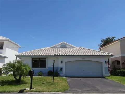 15060 Norfolk Ln, Davie, FL 33331