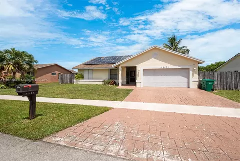 7921 NW 90th Ave, Tamarac, FL 33321