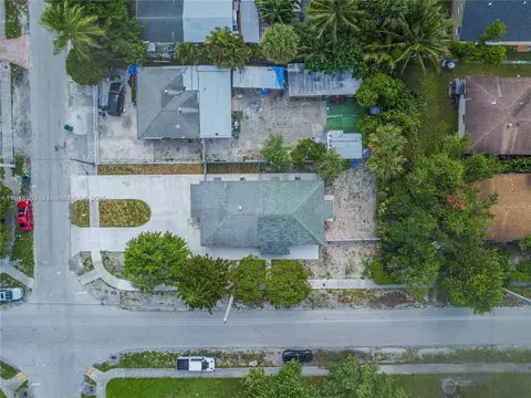 801 NW 109th St, Miami, FL 33168