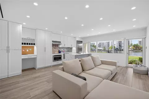 2895 NE 32nd St #107, Fort Lauderdale, FL 33306