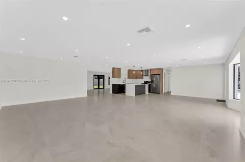 Living - 7993 W 18th Ln, Hialeah, FL 33014 photo 3 of 10