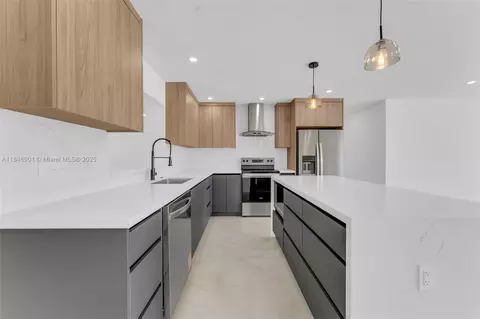 Kitchen - 7993 W 18th Ln, Hialeah, FL 33014 photo 1 of 2