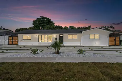 Exterior - 7993 W 18th Ln, Hialeah, FL 33014 photo 2 of 4