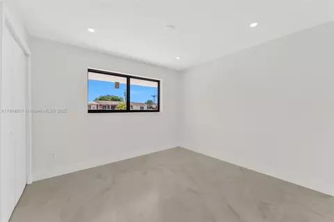 Bedroom - 7993 W 18th Ln, Hialeah, FL 33014 photo 5 of 10