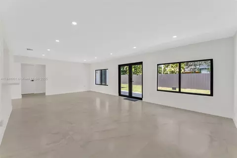 Living - 7993 W 18th Ln, Hialeah, FL 33014 photo 8 of 10