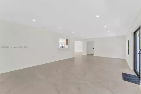 Living - 7993 W 18th Ln, Hialeah, FL 33014 photo 7 of 10