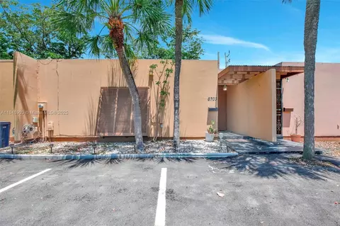 6703 Kingsmoor Way, Miami Lakes, FL 33014