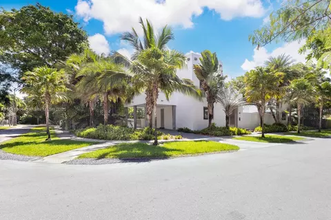3175 Washington St, Miami, FL 33133