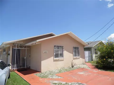 Exterior - 1695 W 6th Ave, Hialeah, FL 33010 photo 1 of 2